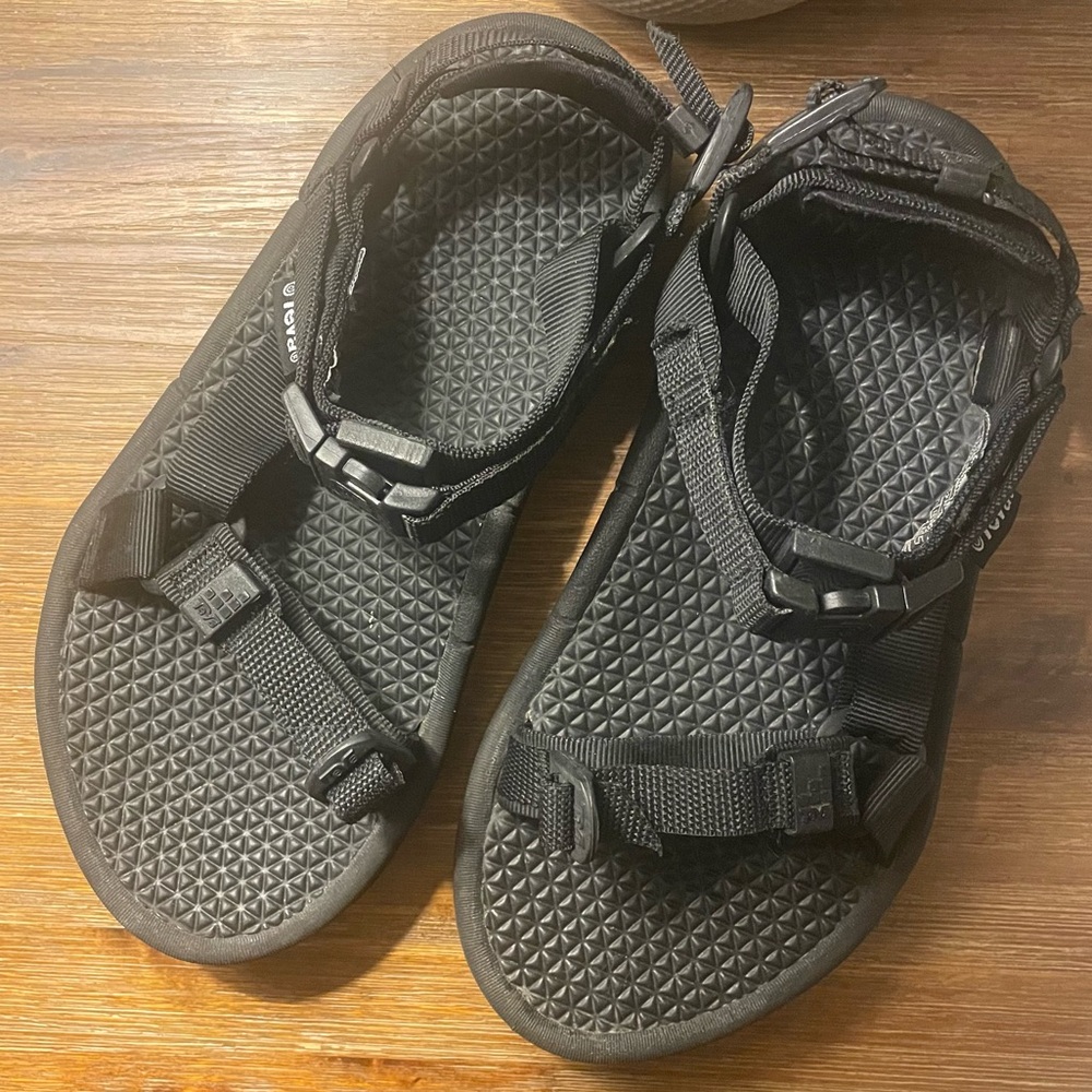 TEVA Universal Approach Sandals - Picture 5 of 14